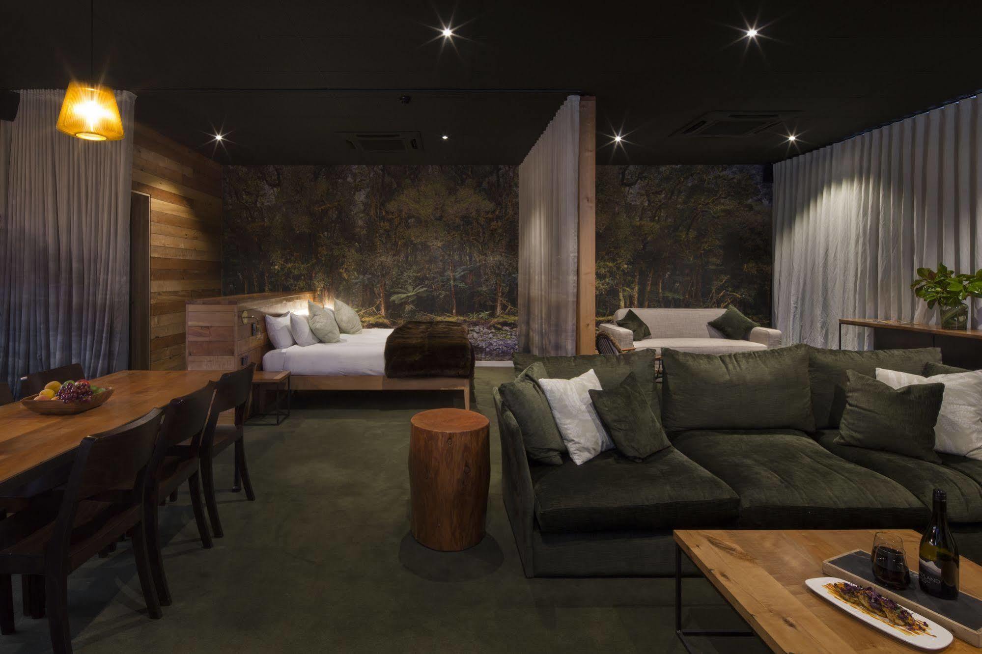 The Cinema Suites Te Anau Exterior photo